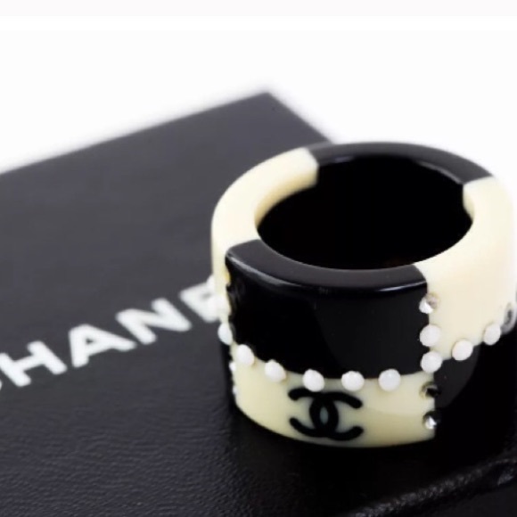 🚫SOLD🚫Auth CHANEL CC Logo Plastic Ring Size: 6 - Picture 3 of 7